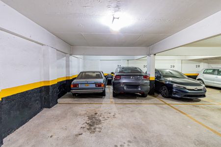 Apartamento à venda com 96m², 3 quartos e 2 vagas Apartamento à venda com 96m², 3 quartos e 2 vagasÁrea comum - Duas vagas