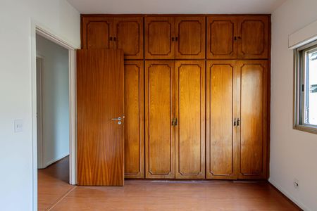 Apartamento à venda com 96m², 3 quartos e 2 vagas Apartamento à venda com 96m², 3 quartos e 2 vagasQuarto 02
