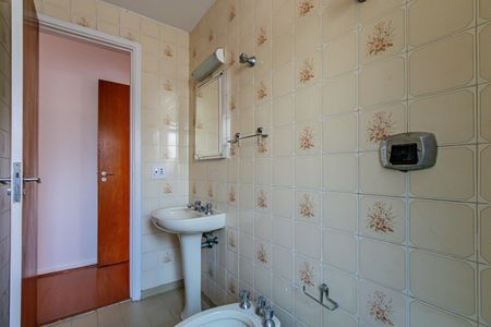 Apartamento à venda com 96m², 3 quartos e 2 vagas Apartamento à venda com 96m², 3 quartos e 2 vagasBanheiro social