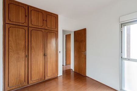 Apartamento à venda com 96m², 3 quartos e 2 vagas Apartamento à venda com 96m², 3 quartos e 2 vagasQuarto 01