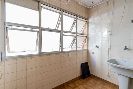 Apartamento à venda com 96m², 3 quartos e 2 vagas Apartamento à venda com 96m², 3 quartos e 2 vagasLavanderia