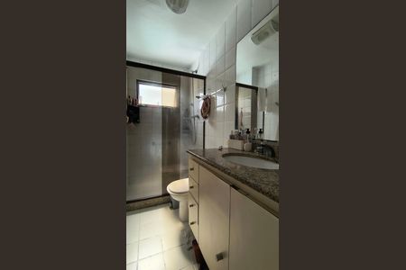 Apartamento à venda com 145m², 4 quartos e 2 vagas Apartamento à venda com 145m², 4 quartos e 2 vagasBanheiro da Suíte 1