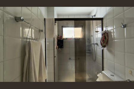 Apartamento à venda com 145m², 4 quartos e 2 vagas Apartamento à venda com 145m², 4 quartos e 2 vagasBanheiro da Suíte 1