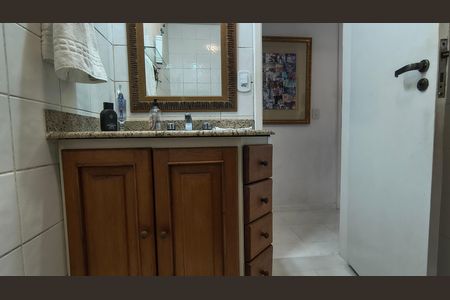 Apartamento à venda com 145m², 4 quartos e 2 vagas Apartamento à venda com 145m², 4 quartos e 2 vagasBanheiro Social