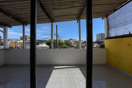 Vista - Cozinha de casa para alugar com 2 quartos, 100m² em Loteamento Municipal Bras Cubas, Mogi das Cruzes