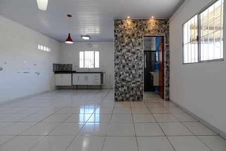 Sala de casa para alugar com 2 quartos, 100m² em Loteamento Municipal Bras Cubas, Mogi das Cruzes