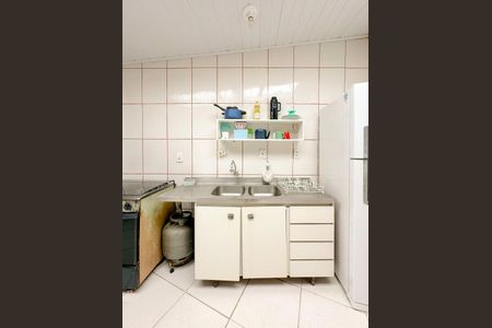 Casa para alugar com 70m², 2 quartos e 2 vagasCozinha
