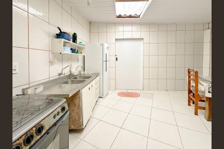 Casa para alugar com 70m², 2 quartos e 2 vagasCozinha