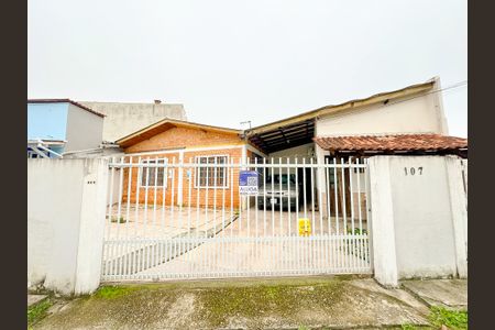 Casa para alugar com 70m², 2 quartos e 2 vagasFachada