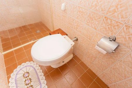 Casa à venda com 104m², 3 quartos e 2 vagas Casa à venda com 104m², 3 quartos e 2 vagasBanheiro da Suíte