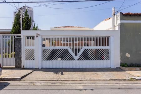 Casa à venda com 104m², 3 quartos e 2 vagas Casa à venda com 104m², 3 quartos e 2 vagasFachada