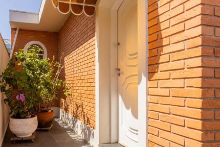 Casa à venda com 104m², 3 quartos e 2 vagas Casa à venda com 104m², 3 quartos e 2 vagasEntrada