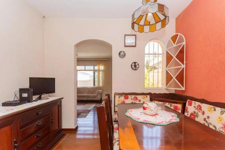 Casa à venda com 104m², 3 quartos e 2 vagas Casa à venda com 104m², 3 quartos e 2 vagasSala