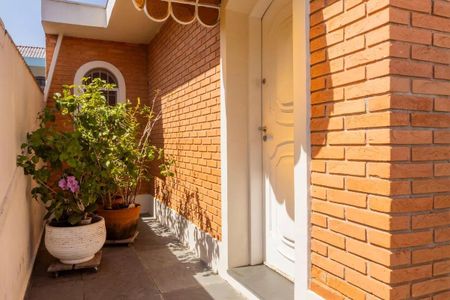 Casa à venda com 104m², 3 quartos e 2 vagas Casa à venda com 104m², 3 quartos e 2 vagasEntrada