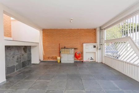Casa à venda com 104m², 3 quartos e 2 vagas Casa à venda com 104m², 3 quartos e 2 vagasGaragem