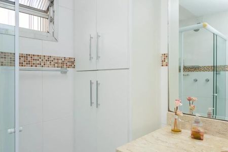 Casa à venda com 104m², 3 quartos e 2 vagas Casa à venda com 104m², 3 quartos e 2 vagasBanheiro