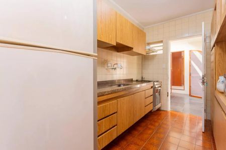 Casa à venda com 104m², 3 quartos e 2 vagas Casa à venda com 104m², 3 quartos e 2 vagasCozinha