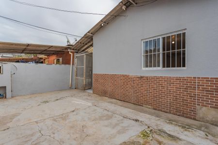 Casa para alugar com 80m², 2 quartos e 1 vagaQuintal