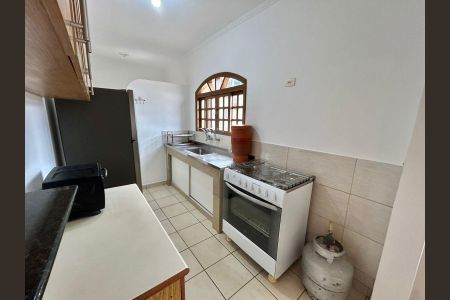 Casa para alugar com 70m², 2 quartos e 1 vaga Casa para alugar com 70m², 2 quartos e 1 vagaCozinha