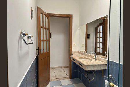 Casa para alugar com 70m², 2 quartos e 1 vaga Casa para alugar com 70m², 2 quartos e 1 vagaBanheiro