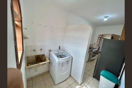 Casa para alugar com 70m², 2 quartos e 1 vaga Casa para alugar com 70m², 2 quartos e 1 vagaÁrea de serviço