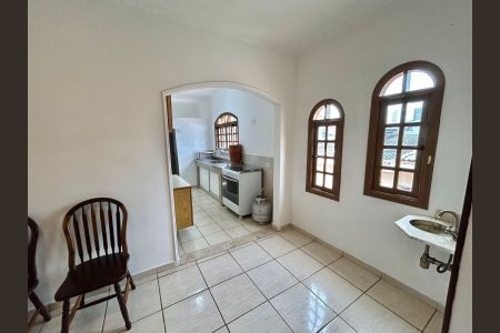 Casa para alugar com 70m², 2 quartos e 1 vaga Casa para alugar com 70m², 2 quartos e 1 vagaCozinha