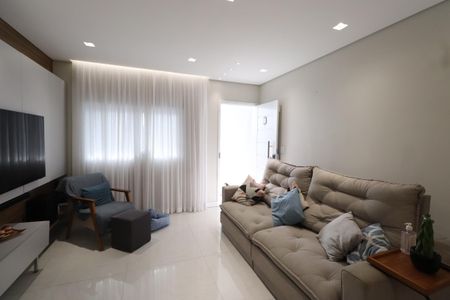 Casa à venda com 100m², 3 quartos e 2 vagasSala