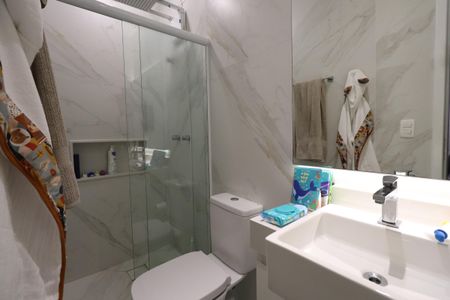 Casa à venda com 100m², 3 quartos e 2 vagasBanheiro da Suíte 2