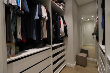 Casa à venda com 100m², 3 quartos e 2 vagasCloset da suíte 3