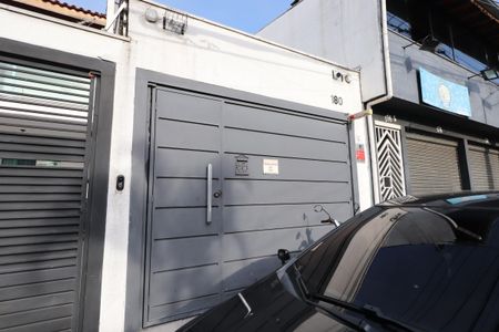 Casa à venda com 100m², 3 quartos e 2 vagasFachada