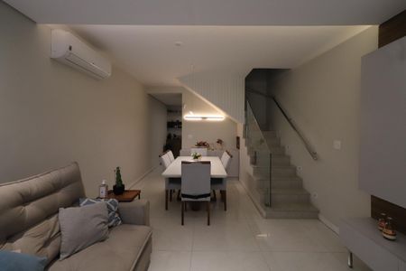 Sala de casa à venda com 3 quartos, 100m² em Vila Carrão, São Paulo
