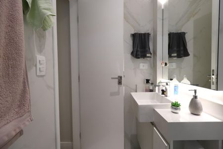 Casa à venda com 100m², 3 quartos e 2 vagasBanheiro da Suíte 1