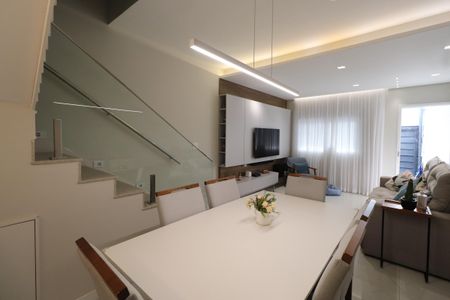 Casa à venda com 100m², 3 quartos e 2 vagasSala