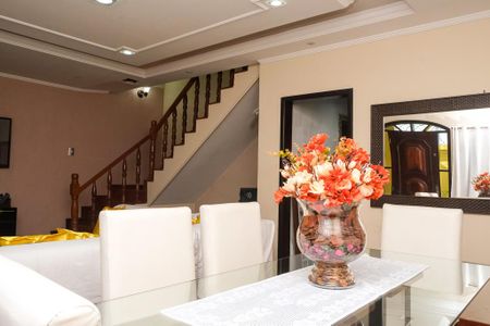 Casa de condomínio para alugar com 150m², 3 quartos e 3 vagas