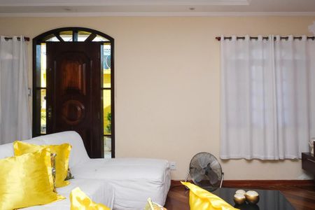 Casa de condomínio para alugar com 150m², 3 quartos e 3 vagas