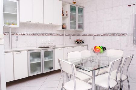 Casa de condomínio para alugar com 150m², 3 quartos e 3 vagas