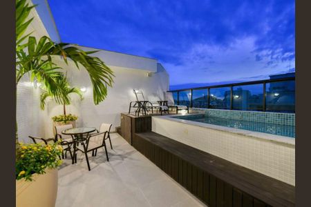 Apartamento à venda com 81m², 2 quartos e 1 vaga