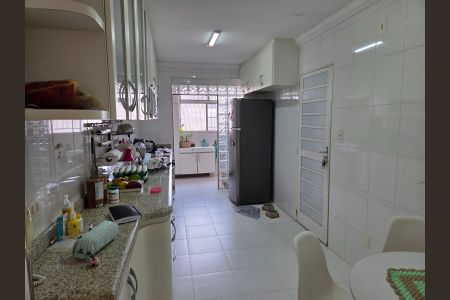 Apartamento à venda com 130m², 2 quartos e 2 vagas Apartamento à venda com 130m², 2 quartos e 2 vagasCozinha
