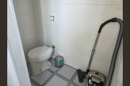 Apartamento à venda com 130m², 2 quartos e 2 vagas Apartamento à venda com 130m², 2 quartos e 2 vagasBanheiro
