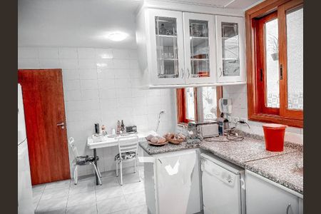 Casa à venda com 194m², 3 quartos e 4 vagas