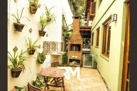 Casa à venda com 194m², 3 quartos e 4 vagas