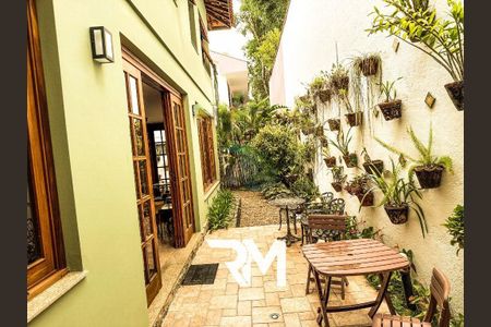 Casa à venda com 194m², 3 quartos e 4 vagas