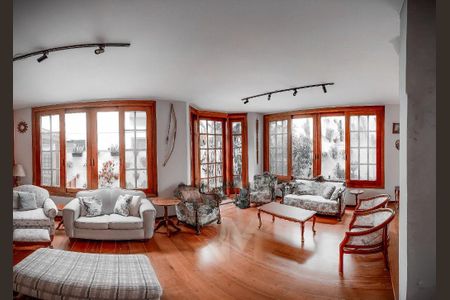 Casa à venda com 194m², 3 quartos e 4 vagas
