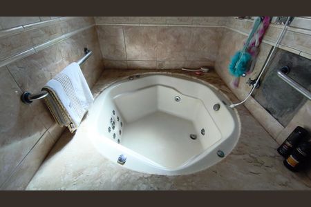 Casa de condomínio à venda com 140m², 3 quartos e 1 vaga Casa de condomínio à venda com 140m², 3 quartos e 1 vagaBanheiro da Suíte
