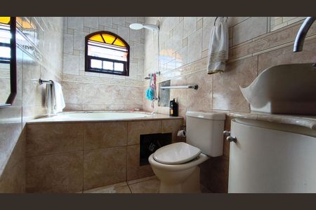 Casa de condomínio à venda com 140m², 3 quartos e 1 vaga Casa de condomínio à venda com 140m², 3 quartos e 1 vagaBanheiro da Suíte