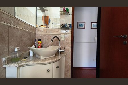 Casa de condomínio à venda com 140m², 3 quartos e 1 vaga Casa de condomínio à venda com 140m², 3 quartos e 1 vagaBanheiro da Suíte