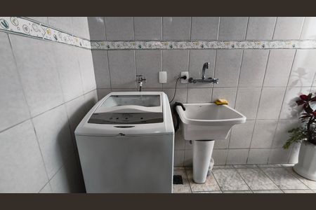 Casa de condomínio à venda com 140m², 3 quartos e 1 vaga Casa de condomínio à venda com 140m², 3 quartos e 1 vagaÁrea de Serviço