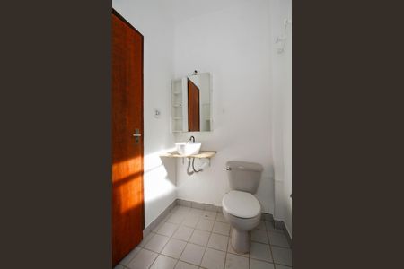 Casa para alugar com 120m², 2 quartos e sem vaga Casa para alugar com 120m², 2 quartos e sem vagaBanheiro