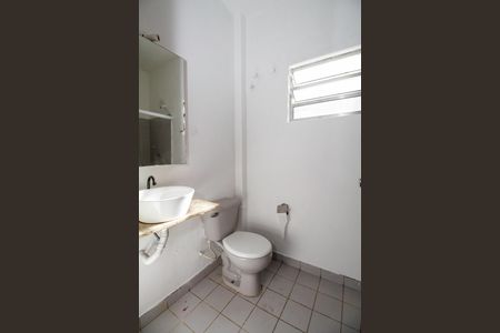 Casa para alugar com 120m², 2 quartos e sem vaga Casa para alugar com 120m², 2 quartos e sem vagaBanheiro