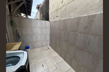 Casa para alugar com 68m², 2 quartos e 1 vagaÁrea de Serviço